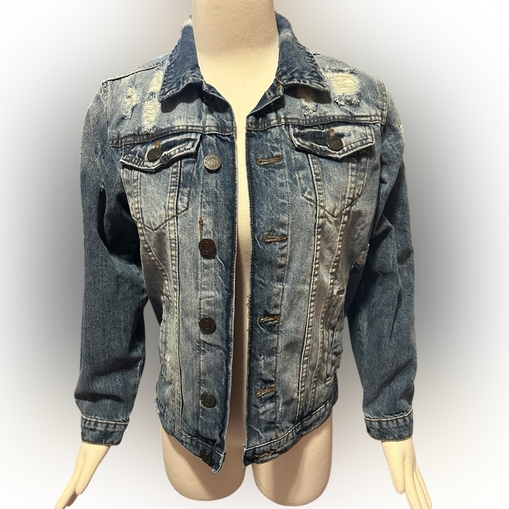 Xray jeans brand distressed denim jacket
Check measurements!